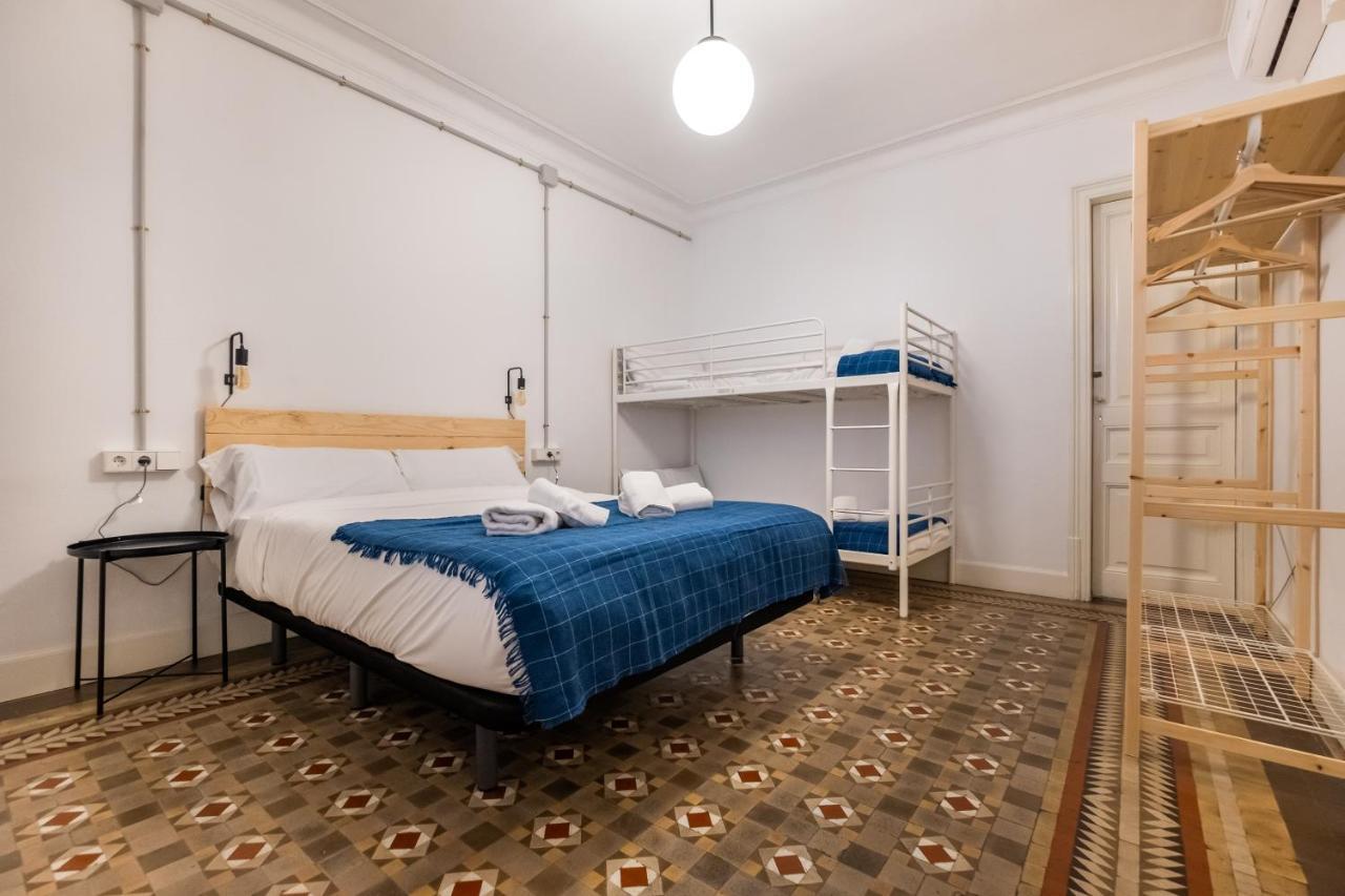 B42 - Modernist Apartment For Large Groups In Eixample Barcelona Exteriör bild