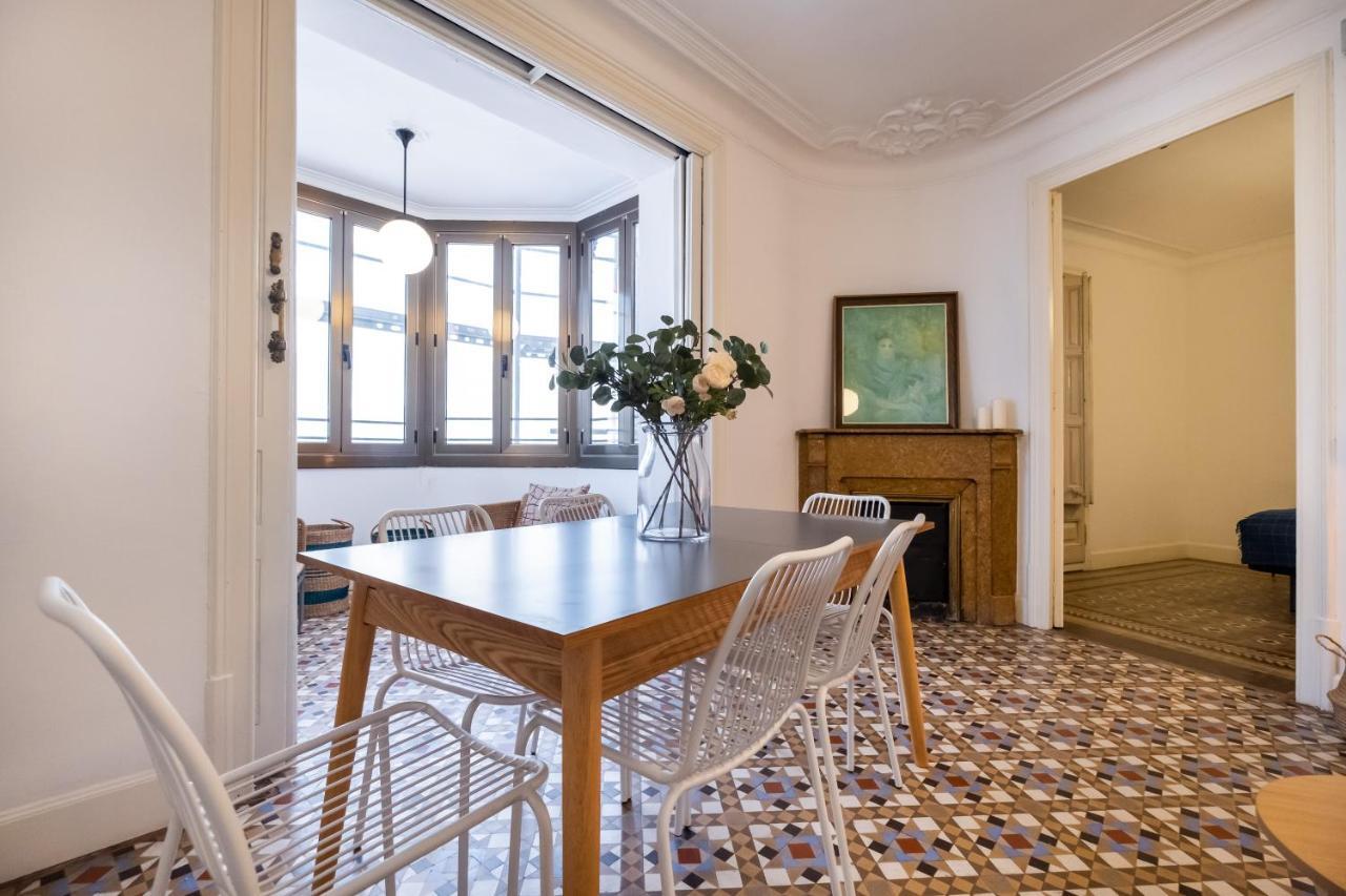B42 - Modernist Apartment For Large Groups In Eixample Barcelona Exteriör bild